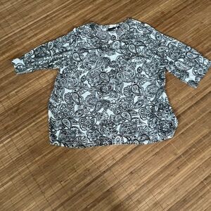 Avenue 26/28 Black/White Paisley Sheer Top